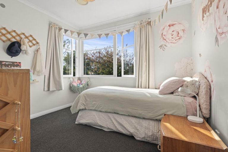Photo of property in 1 Sinclair Avenue, Highbury, Palmerston North, 4412