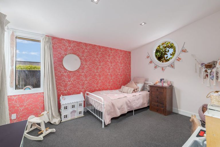 Photo of property in 135 Packe Street, Edgeware, Christchurch, 8013
