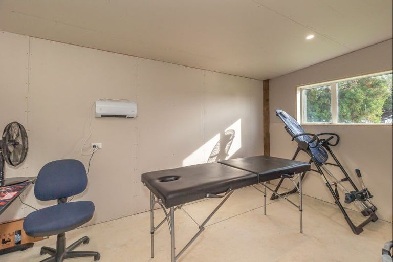 Photo of property in 112 Gladstone Road, Levin, 5571