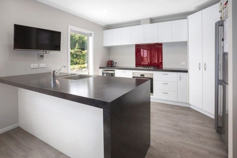 Photo of property in 136 Navigation Drive, Whitby, Porirua, 5024