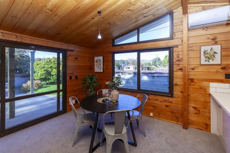 Photo of property in 6 Park Avenue, Waikanae, 5036