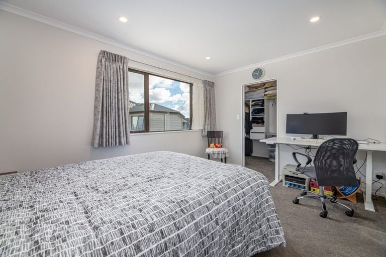 Photo of property in 73a Granville Drive, Massey, Auckland, 0614