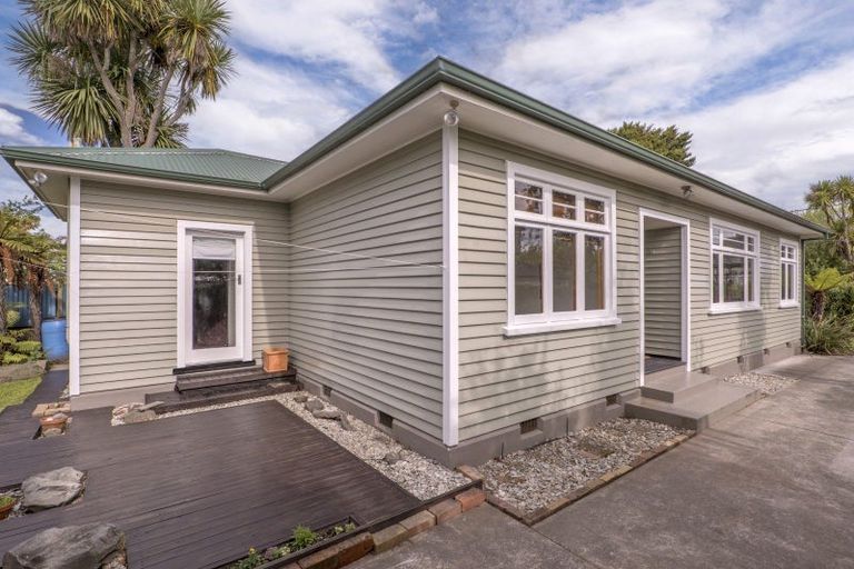 Photo of property in 9 Reeves Road, Opawa, Christchurch, 8023