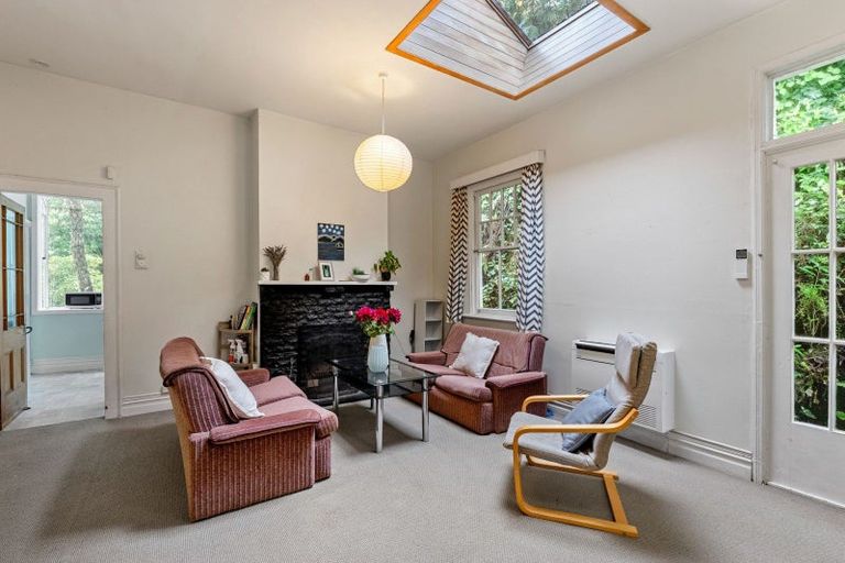 Photo of property in 8 Northland Road, Northland, Wellington, 6012