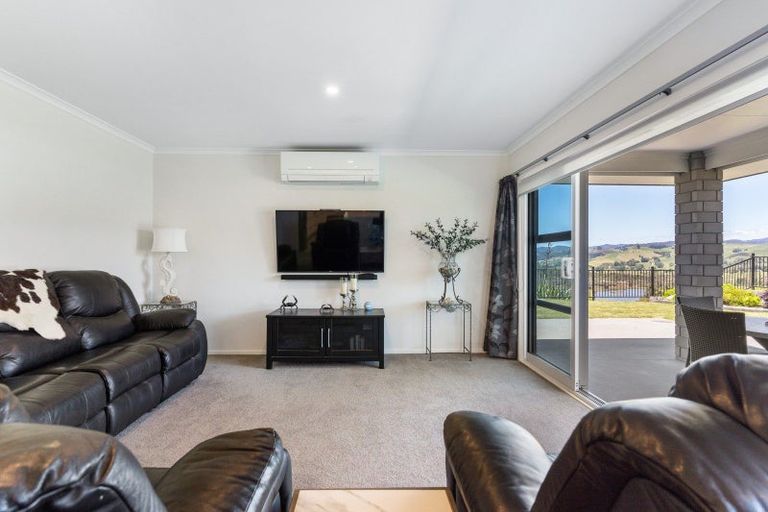 Photo of property in 17 Manatu Close, Whangamata, 3691