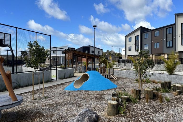 Photo of property in 9/25 Jabuka Street, Glen Eden, 0602