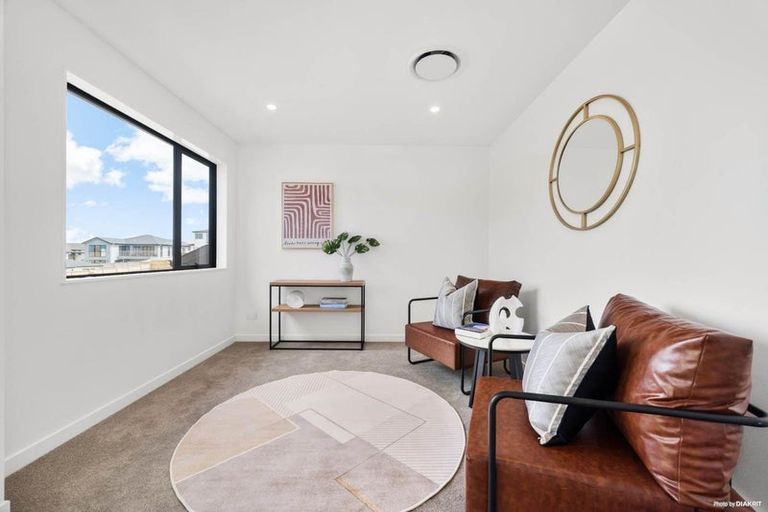 Photo of property in 57 Matangi View Drive, Orewa, 0931