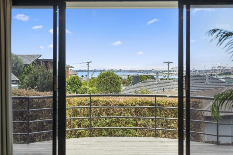 Photo of property in 65 Hinewa Road, Otumoetai, Tauranga, 3110