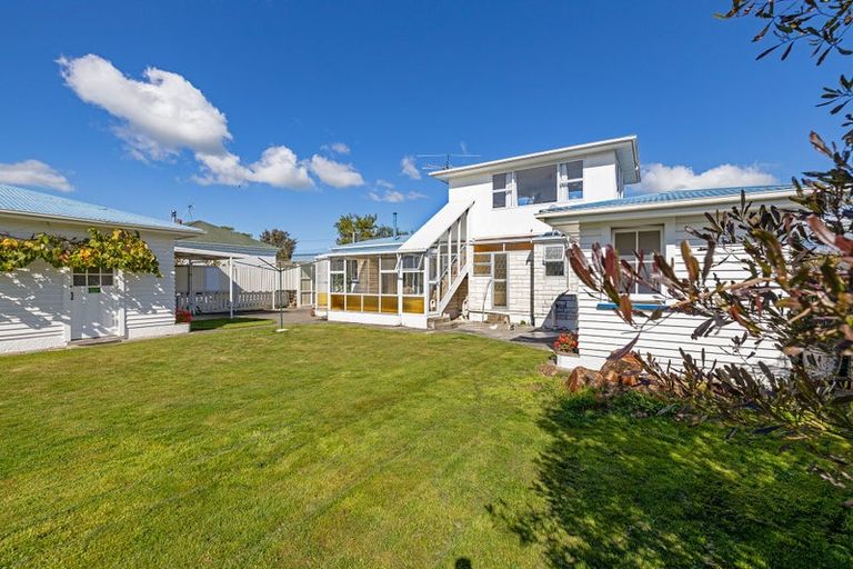 Photo of property in 18 Kent Street, Carterton, 5713