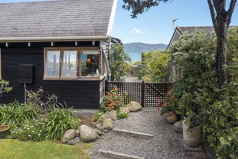 Photo of property in 41 Field Way, Waikanae Beach, Waikanae, 5036