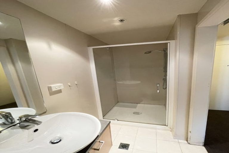 Photo of property in 65 Lauderdale Road, Birkdale, Auckland, 0626