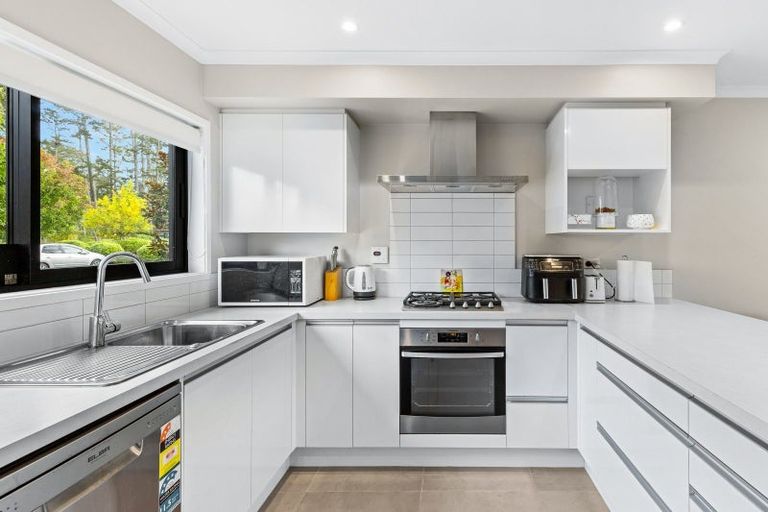 Photo of property in 25 Konoba Avenue, Kumeu, 0810