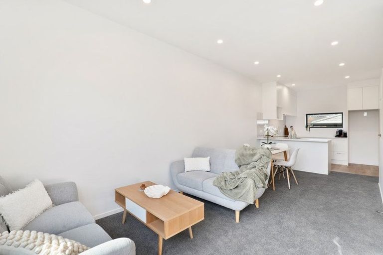 Photo of property in 3 Meg Lane, Glen Eden, Auckland, 0602