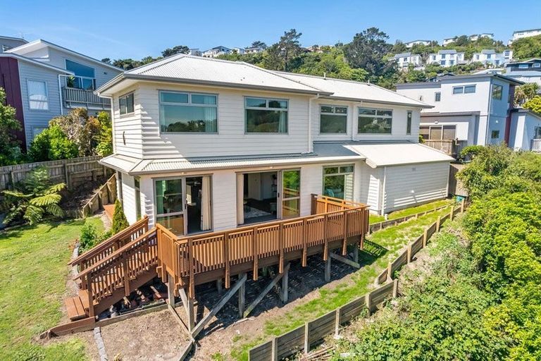 Photo of property in 18 Cresswell Place, Johnsonville, Wellington, 6037