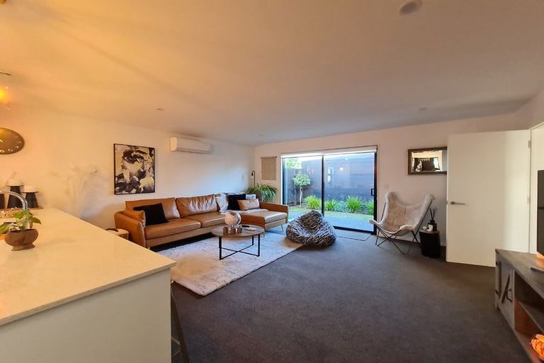 Photo of property in 4/242 Edgeware Road, Edgeware, Christchurch, 8013