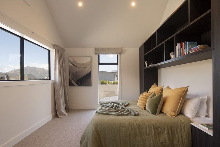 Photo of property in 6 Kahiwi Drive, Lower Shotover, 9304