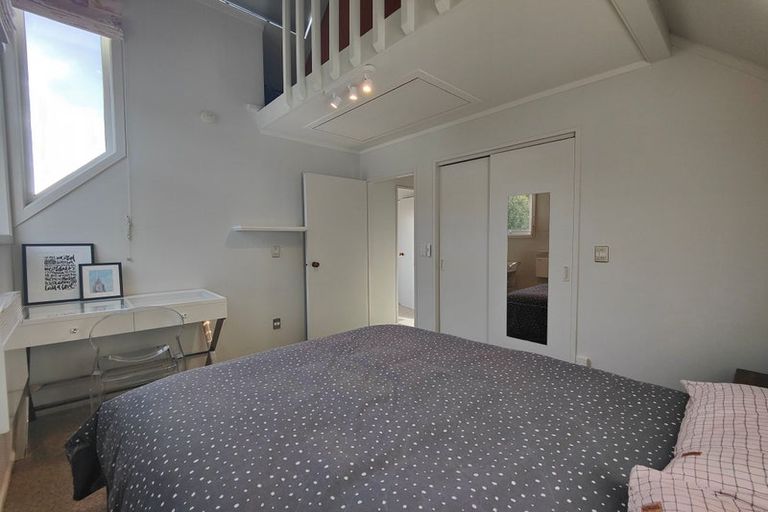 Photo of property in 8 Selkirk Way, Karori, Wellington, 6012