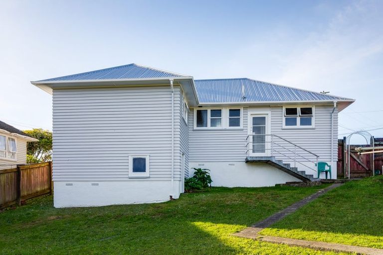 Photo of property in 10 Miranda Street, Cannons Creek, Porirua, 5024