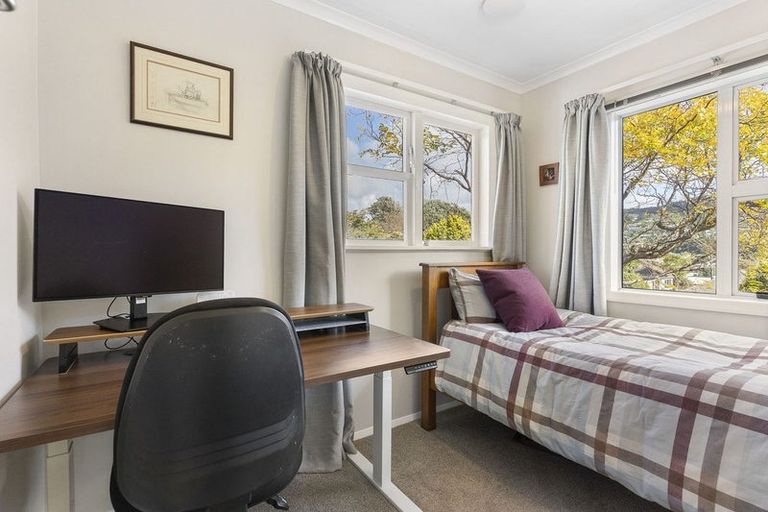 Photo of property in 21 Cecil Road, Tawa, Wellington, 5028