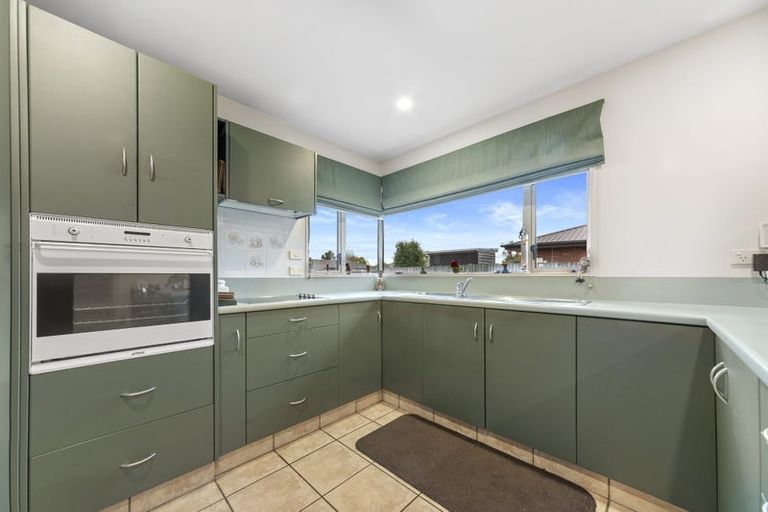 Photo of property in 9 Thistledown Place, Woolston, Christchurch, 8062
