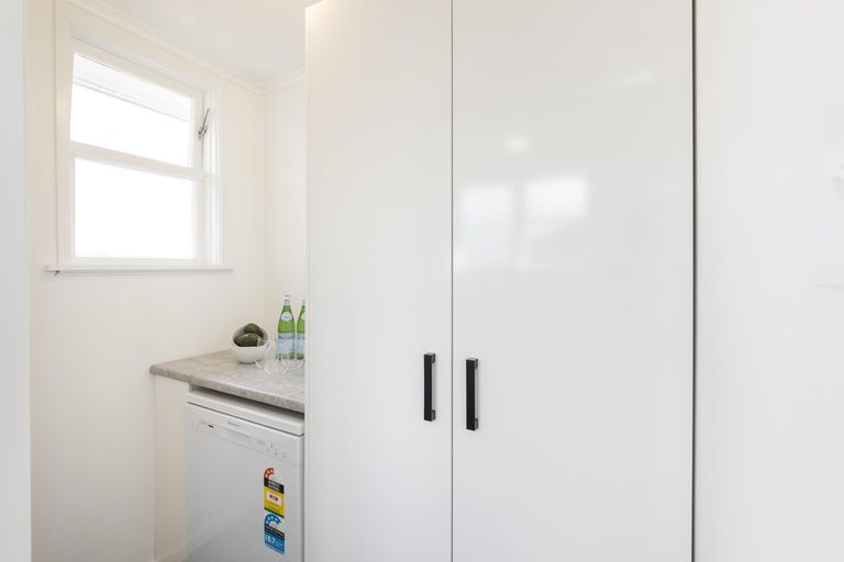 Photo of property in 2 Avon Terrace, Roslyn, Palmerston North, 4414