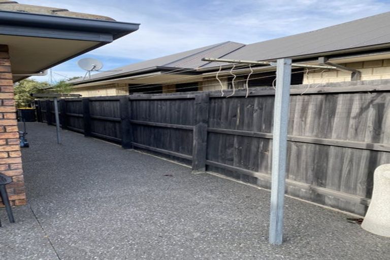 Photo of property in 22 Linkwater Way, Parklands, Christchurch, 8083