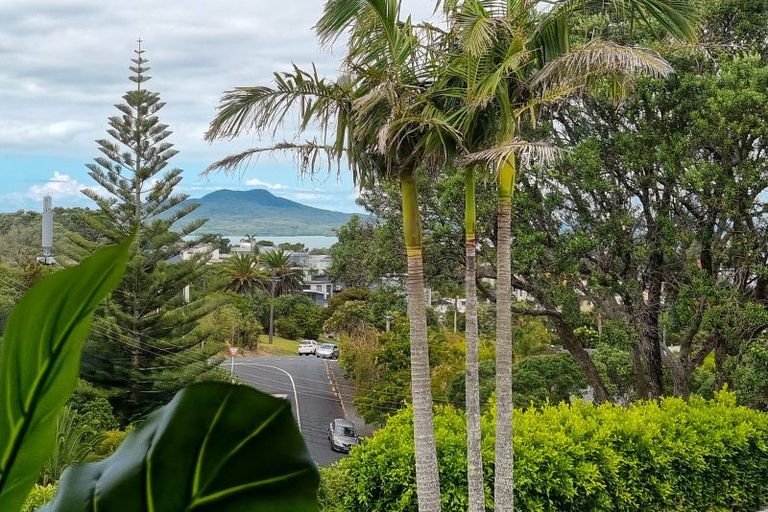 Photo of property in 3/3 Peter Terrace, Castor Bay, Auckland, 0620