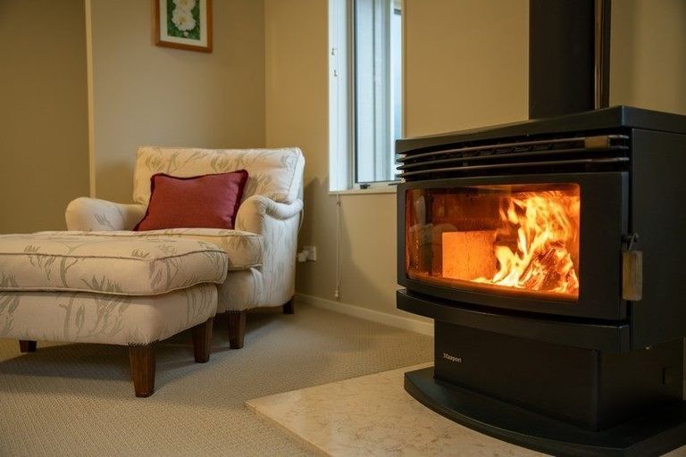 Photo of property in 27 Jacks Bush Road, Waikanae, 5391