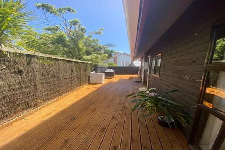 Photo of property in 3/76 Kaurilands Road, Titirangi, Auckland, 0604