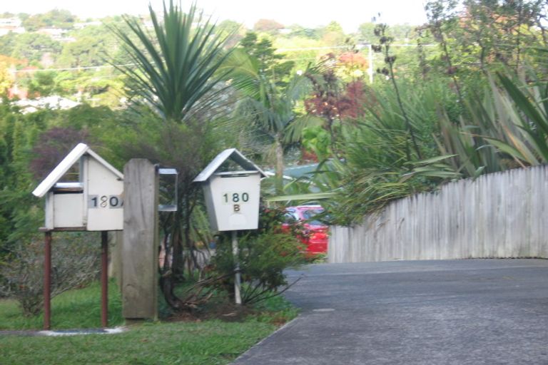 Photo of property in 180a Old Titirangi Road, New Lynn, Auckland, 0600
