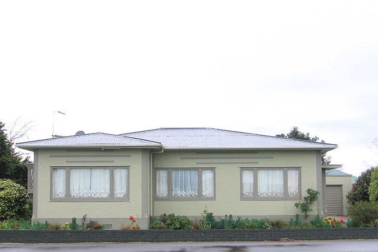 Photo of property in 18 Victoria Street, Levin, 5510