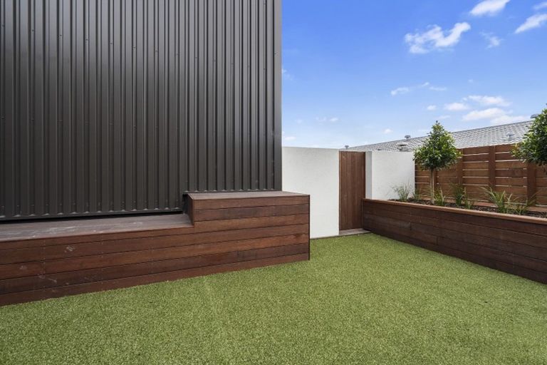 Photo of property in 3d/4045 Great North Road, Glen Eden, Auckland, 0602