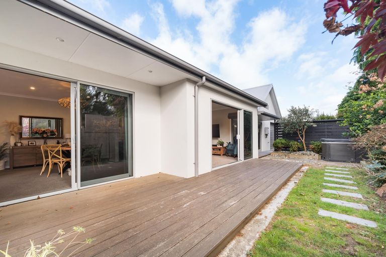 Photo of property in 5 Heritage Place, Terrace End, Palmerston North, 4410