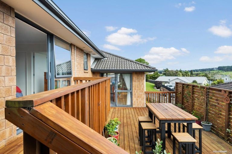 Photo of property in 9 Mcgowan Rise, Tuakau, 2121