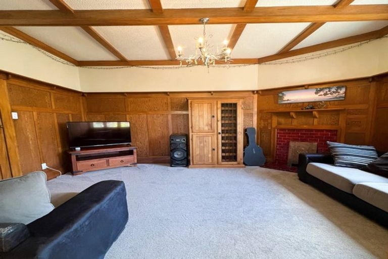 Photo of property in 36 Hinau Street, Woburn, Lower Hutt, 5011