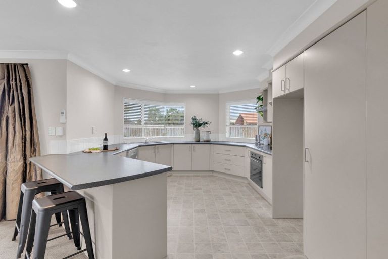 Photo of property in 18 Halcione Close, Flagstaff, Hamilton, 3210