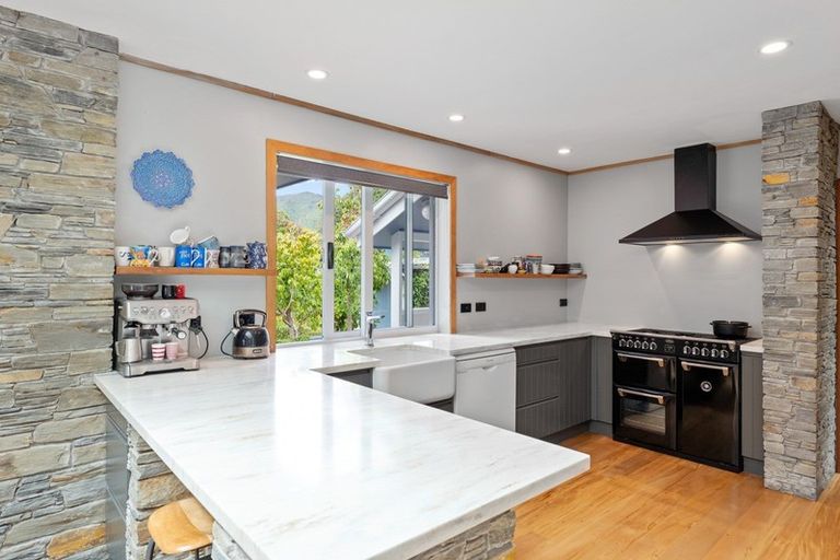 Photo of property in 5 Matipo Street, Waikanae, 5036