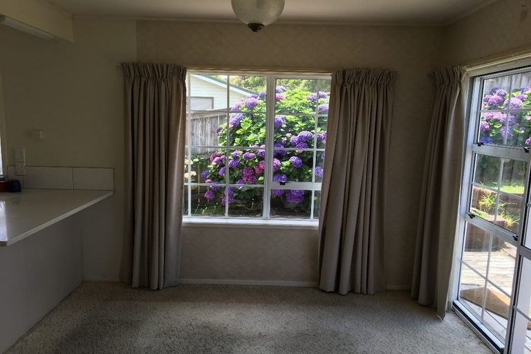 Photo of property in 1/18 Sunnynook Road, Sunnynook, Auckland, 0620