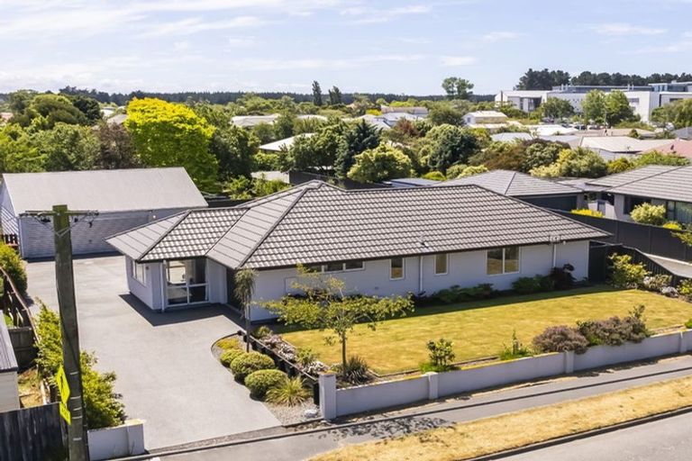Photo of property in 215 Mairehau Road, Burwood, Christchurch, 8083