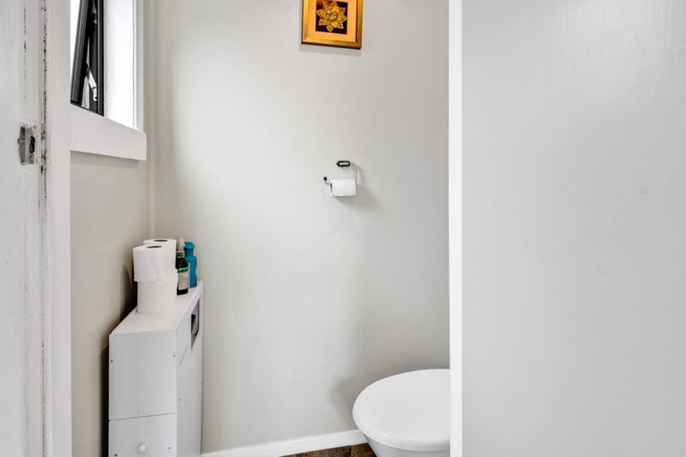 Photo of property in 82 Union Street, Hawera, 4610