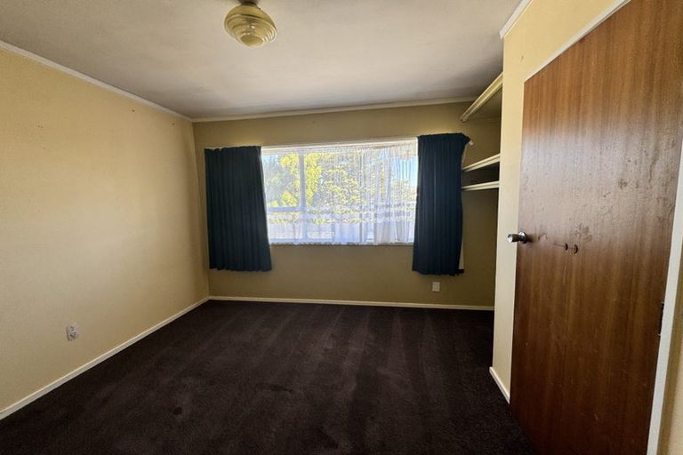 Photo of property in 1/23 Penruddocke Road, Half Moon Bay, Auckland, 2012