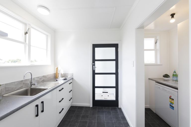 Photo of property in 2 Avon Terrace, Roslyn, Palmerston North, 4414