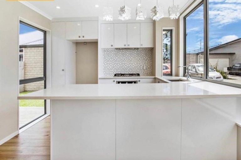 Photo of property in 35 Kotuku Crescent, Takanini, 2112