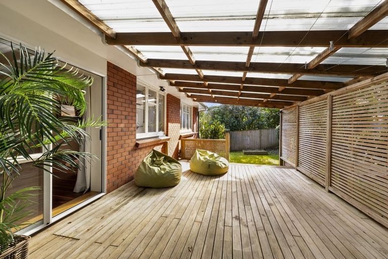 Photo of property in 1a Ward Place, Marfell, New Plymouth, 4310