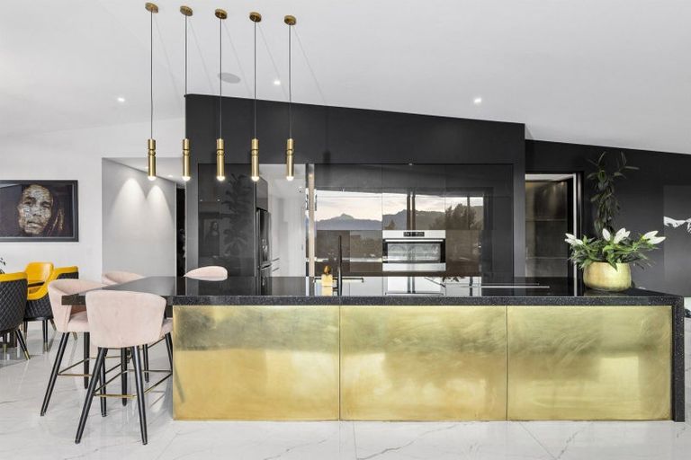 Photo of property in 7 Diamond Lane, Wanaka, 9305