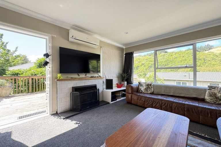 Photo of property in 6 Mahoe Street, Tawa, Wellington, 5028