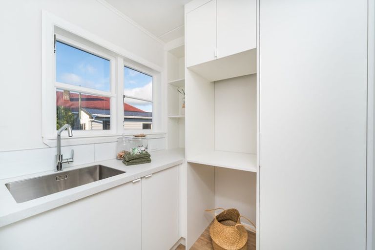 Photo of property in 18 Ashford Avenue, Hokowhitu, Palmerston North, 4410