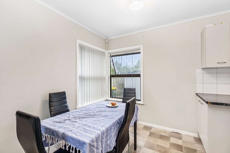 Photo of property in 29 Plumley Crescent, Mangere, Auckland, 2022