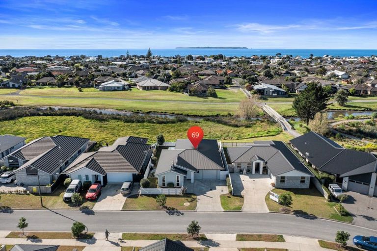 Photo of property in 69 Harding Drive, Papamoa Beach, Papamoa, 3118