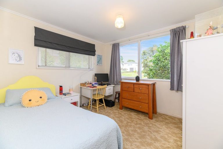 Photo of property in 19 Kereru Street, Henderson, Auckland, 0612